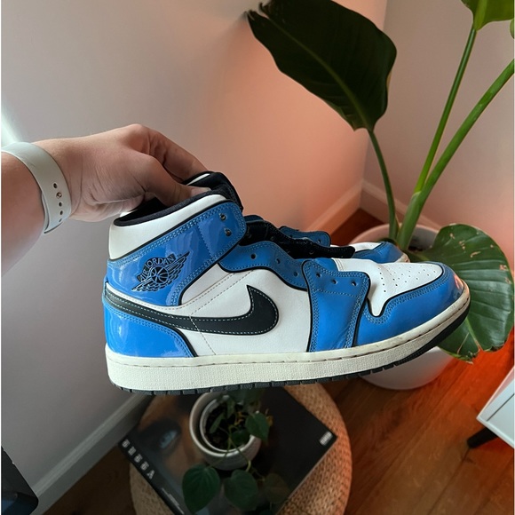 aj1 signal blue